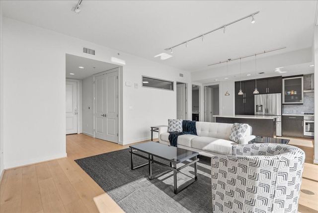 2207 Bancroft Street 906, Houston, TX 77027