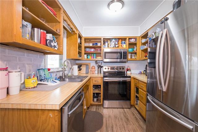 17304 E Bundschu Road, Independence, MO 64056