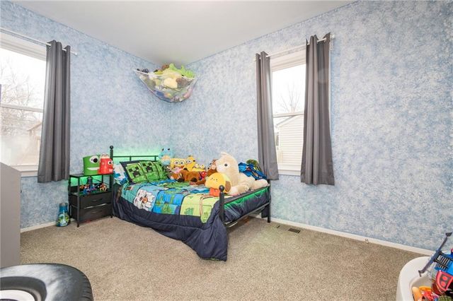 17304 E Bundschu Road, Independence, MO 64056