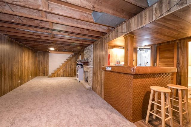 17304 E Bundschu Road, Independence, MO 64056