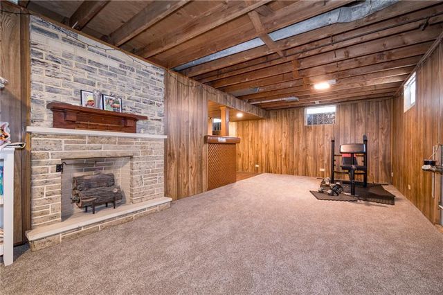 17304 E Bundschu Road, Independence, MO 64056