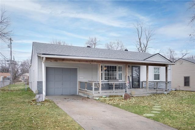 17304 E Bundschu Road, Independence, MO 64056