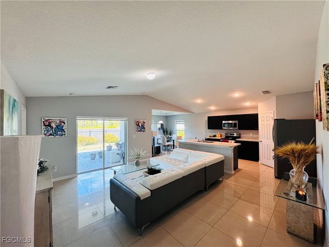 631 NW 32nd ST, Cape Coral, FL 33993