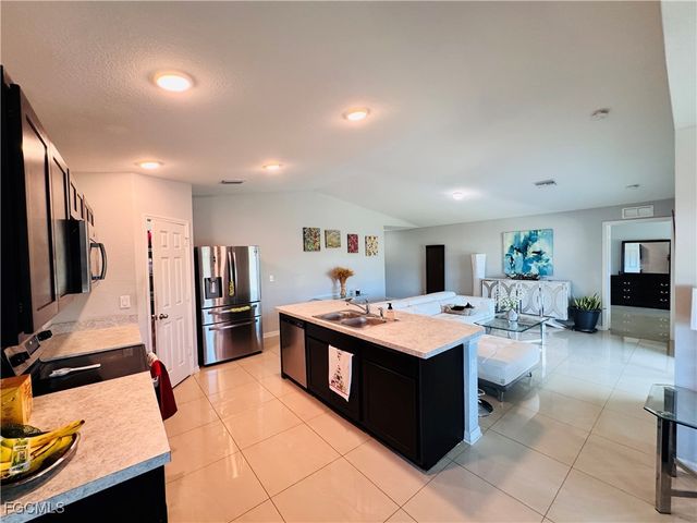 631 NW 32nd ST, Cape Coral, FL 33993