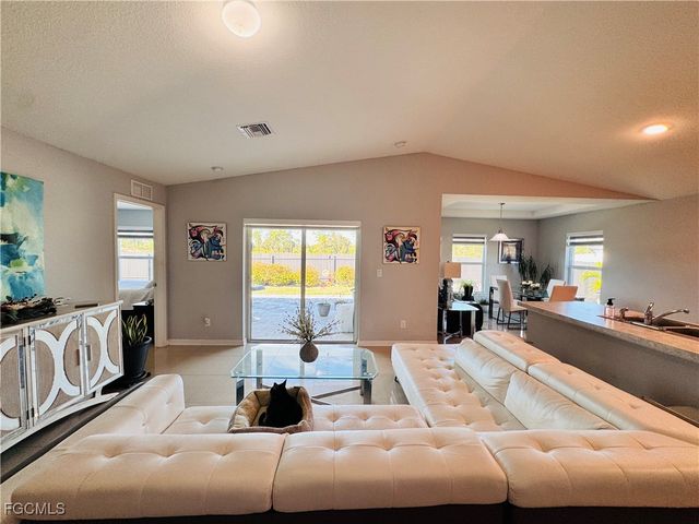 631 NW 32nd ST, Cape Coral, FL 33993