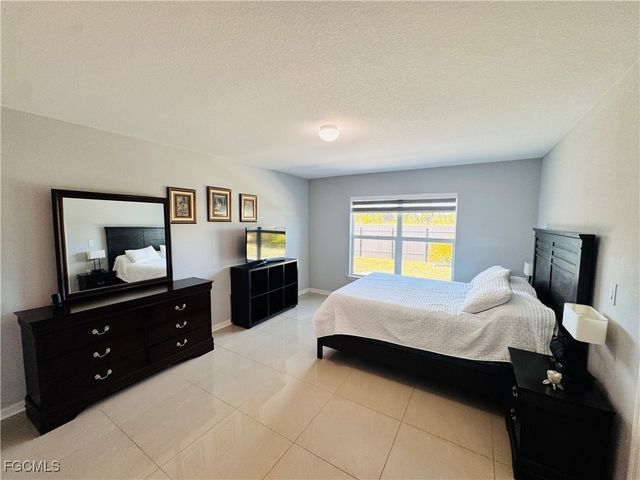 631 NW 32nd ST, Cape Coral, FL 33993