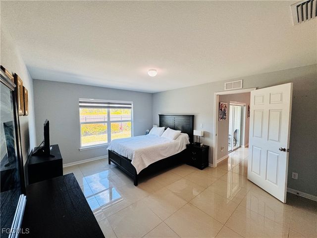 631 NW 32nd ST, Cape Coral, FL 33993