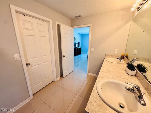 631 NW 32nd ST, Cape Coral, FL 33993