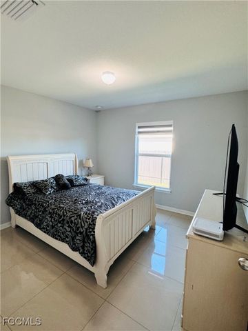 631 NW 32nd ST, Cape Coral, FL 33993