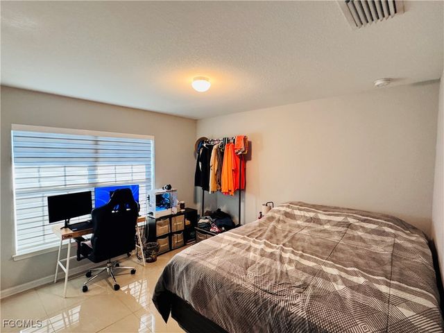 631 NW 32nd ST, Cape Coral, FL 33993