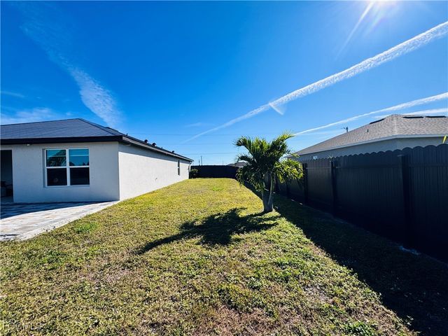 631 NW 32nd ST, Cape Coral, FL 33993