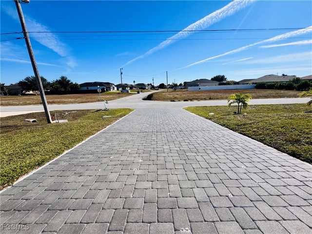 631 NW 32nd ST, Cape Coral, FL 33993