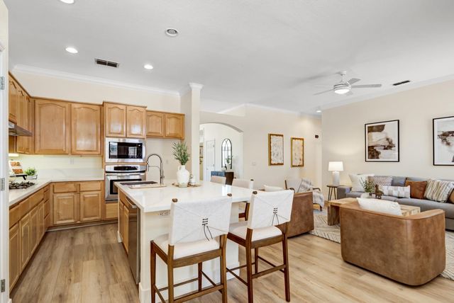5144 Whisper Oaks Ln, Carmichael, CA 95608