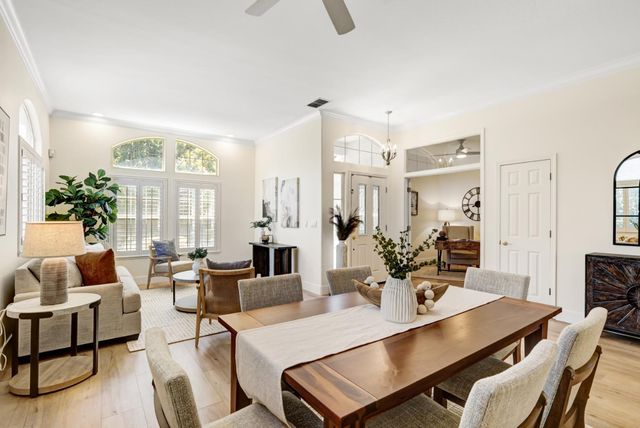 5144 Whisper Oaks Ln, Carmichael, CA 95608