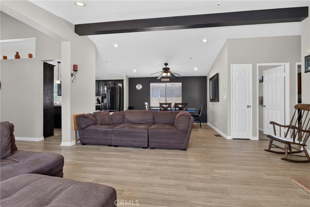 Image 12 of property listing at 13691 Gavina 412, Sylmar, CA 91342