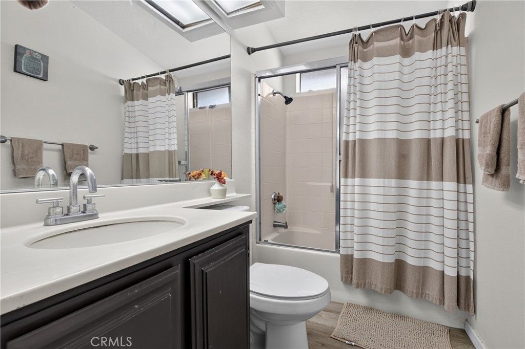 Image 17 of property listing at 13691 Gavina 412, Sylmar, CA 91342
