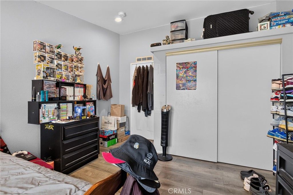Image 20 of property listing at 13691 Gavina 412, Sylmar, CA 91342