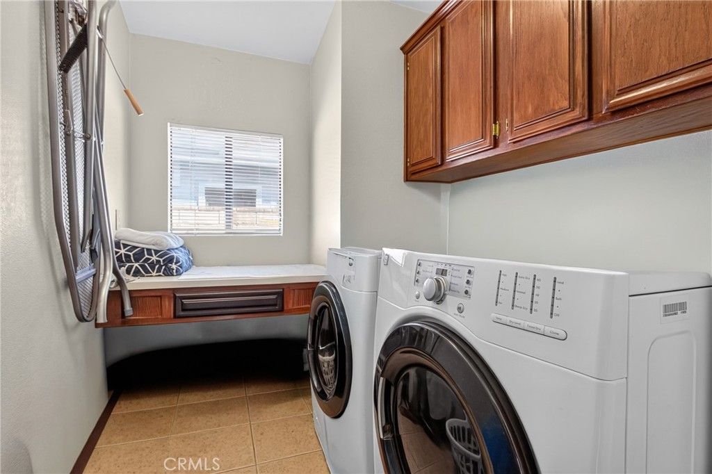 Image 21 of property listing at 13691 Gavina 412, Sylmar, CA 91342