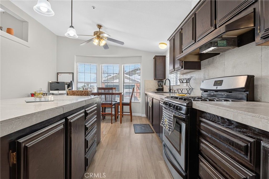 Image 33 of property listing at 13691 Gavina 412, Sylmar, CA 91342