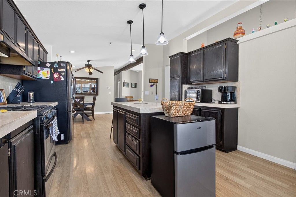 Image 37 of property listing at 13691 Gavina 412, Sylmar, CA 91342