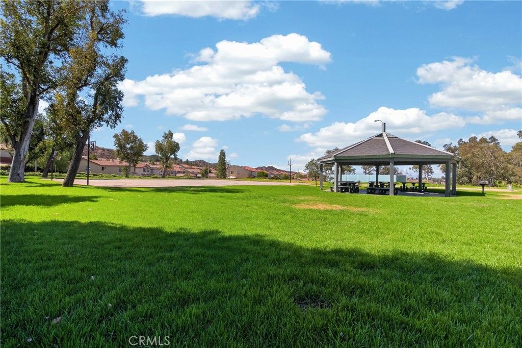 Image 39 of property listing at 13691 Gavina 412, Sylmar, CA 91342