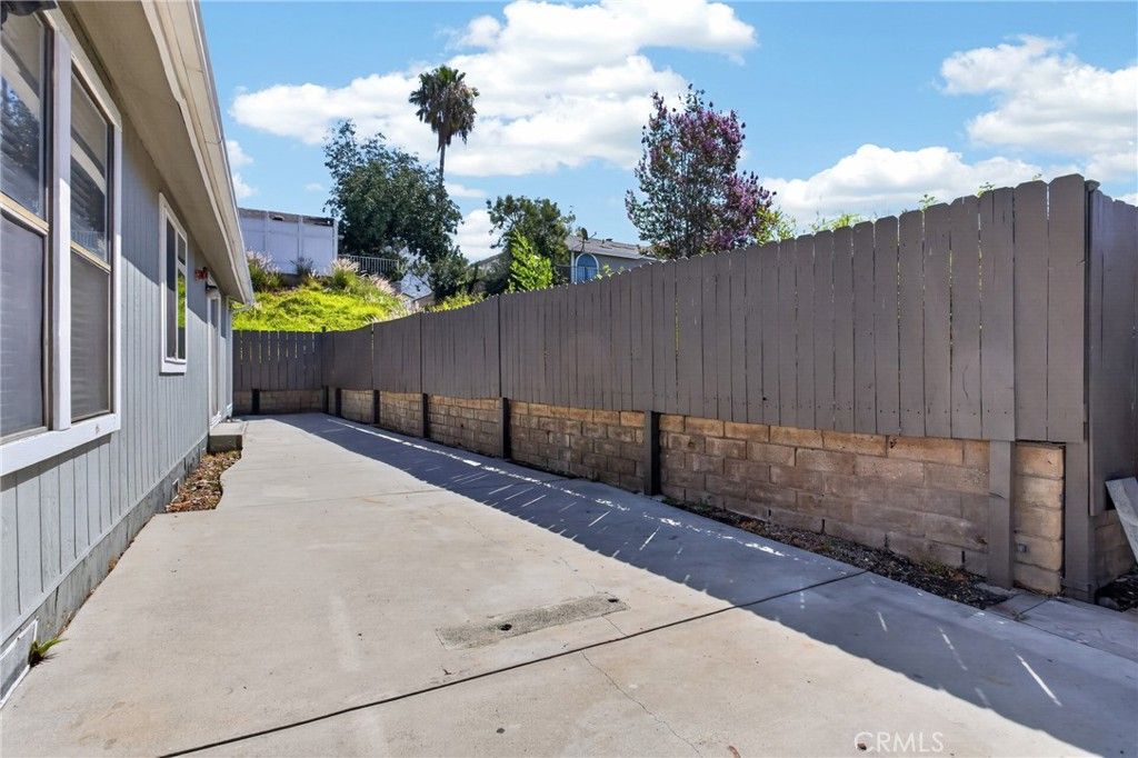 Image 5 of property listing at 13691 Gavina 412, Sylmar, CA 91342