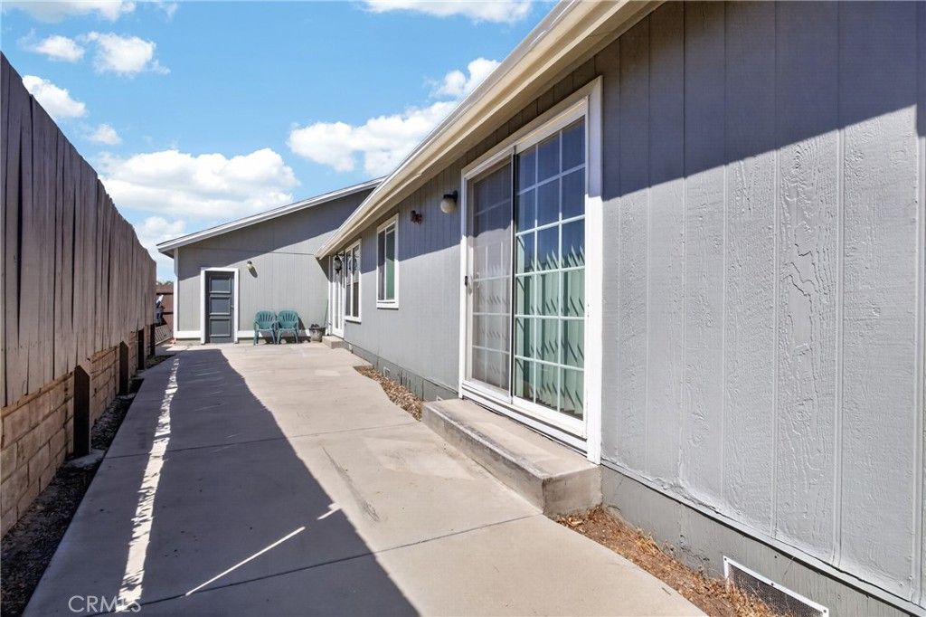 Image 6 of property listing at 13691 Gavina 412, Sylmar, CA 91342