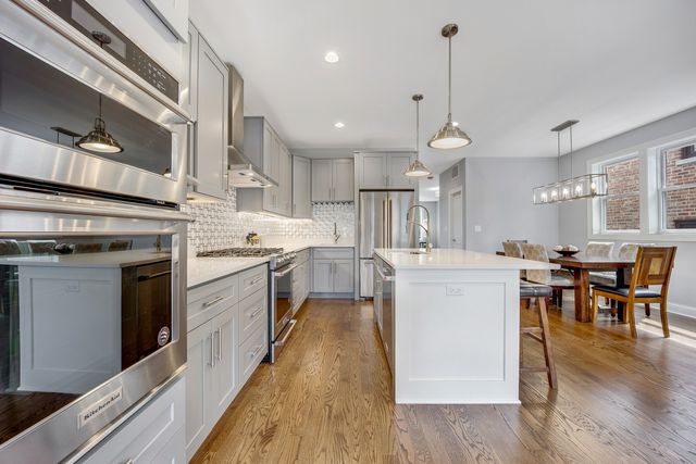 6038 N Drake Avenue, Chicago, IL 60659