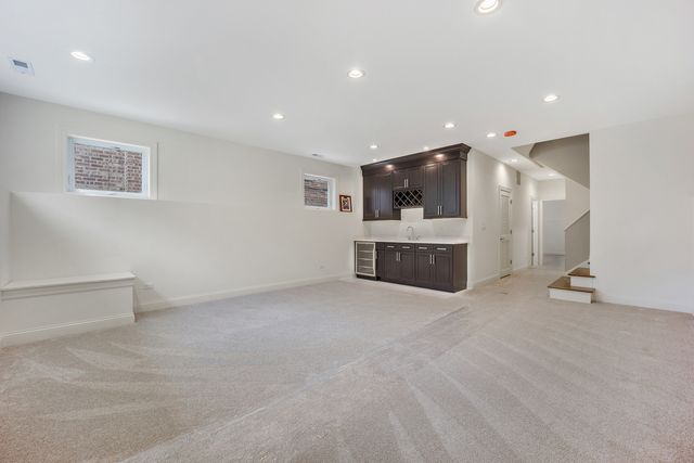 6038 N Drake Avenue, Chicago, IL 60659