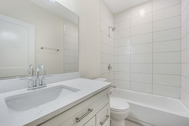 6038 N Drake Avenue, Chicago, IL 60659