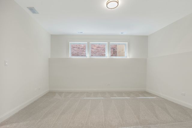 6038 N Drake Avenue, Chicago, IL 60659