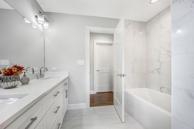 6038 N Drake Avenue, Chicago, IL 60659