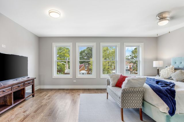 6038 N Drake Avenue, Chicago, IL 60659