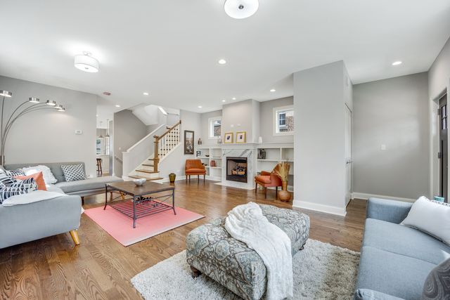 6038 N Drake Avenue, Chicago, IL 60659