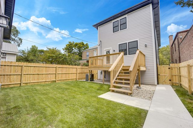 6038 N Drake Avenue, Chicago, IL 60659