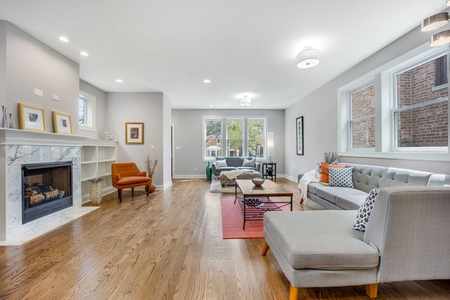 6038 N Drake Avenue, Chicago, IL 60659