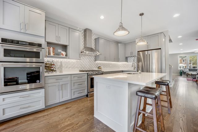 6038 N Drake Avenue, Chicago, IL 60659