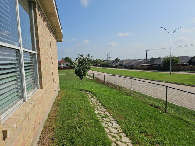 9900 Long Rifle Drive, Fort Worth, TX 76108