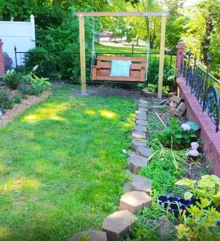 245 N Main Street, Liberty, MO 64068