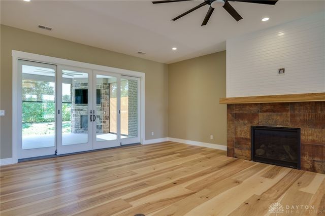 9882 Saddle Creek Trail, Centerville, OH 45458