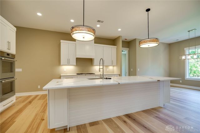 9882 Saddle Creek Trail, Centerville, OH 45458