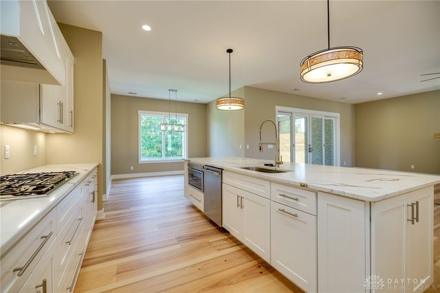 9882 Saddle Creek Trail, Centerville, OH 45458