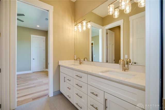 9882 Saddle Creek Trail, Centerville, OH 45458