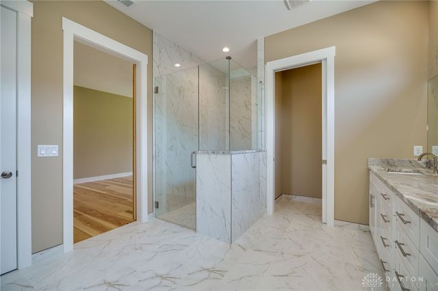 9882 Saddle Creek Trail, Centerville, OH 45458