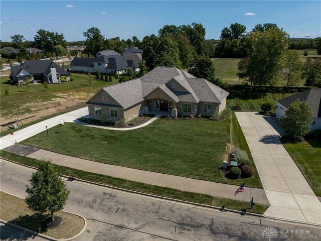 9882 Saddle Creek Trail, Centerville, OH 45458