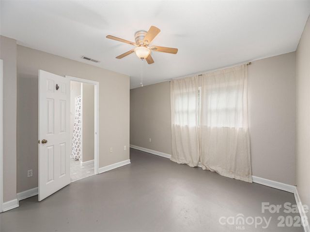 136 Assembly Street, Waynesville, NC 28786