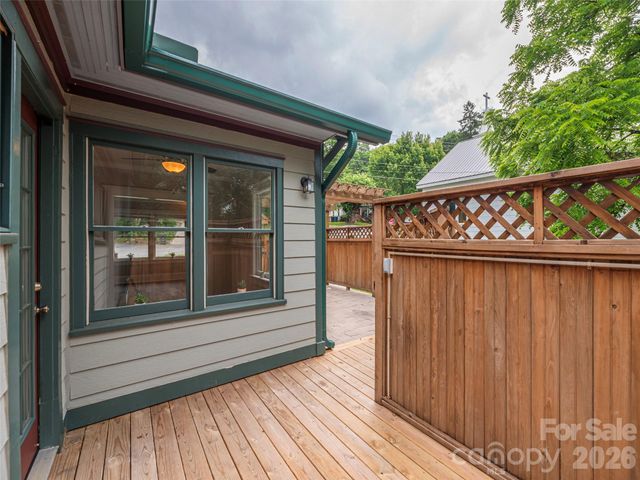 136 Assembly Street, Waynesville, NC 28786