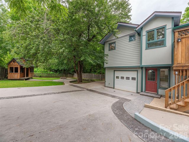 136 Assembly Street, Waynesville, NC 28786