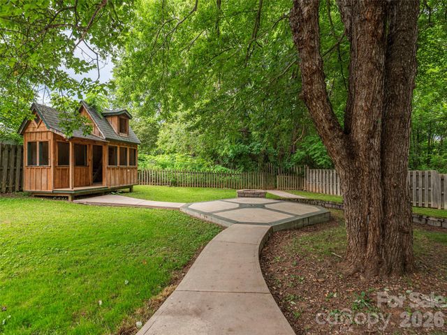 136 Assembly Street, Waynesville, NC 28786