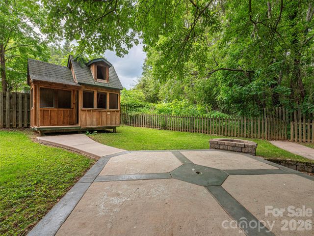 136 Assembly Street, Waynesville, NC 28786